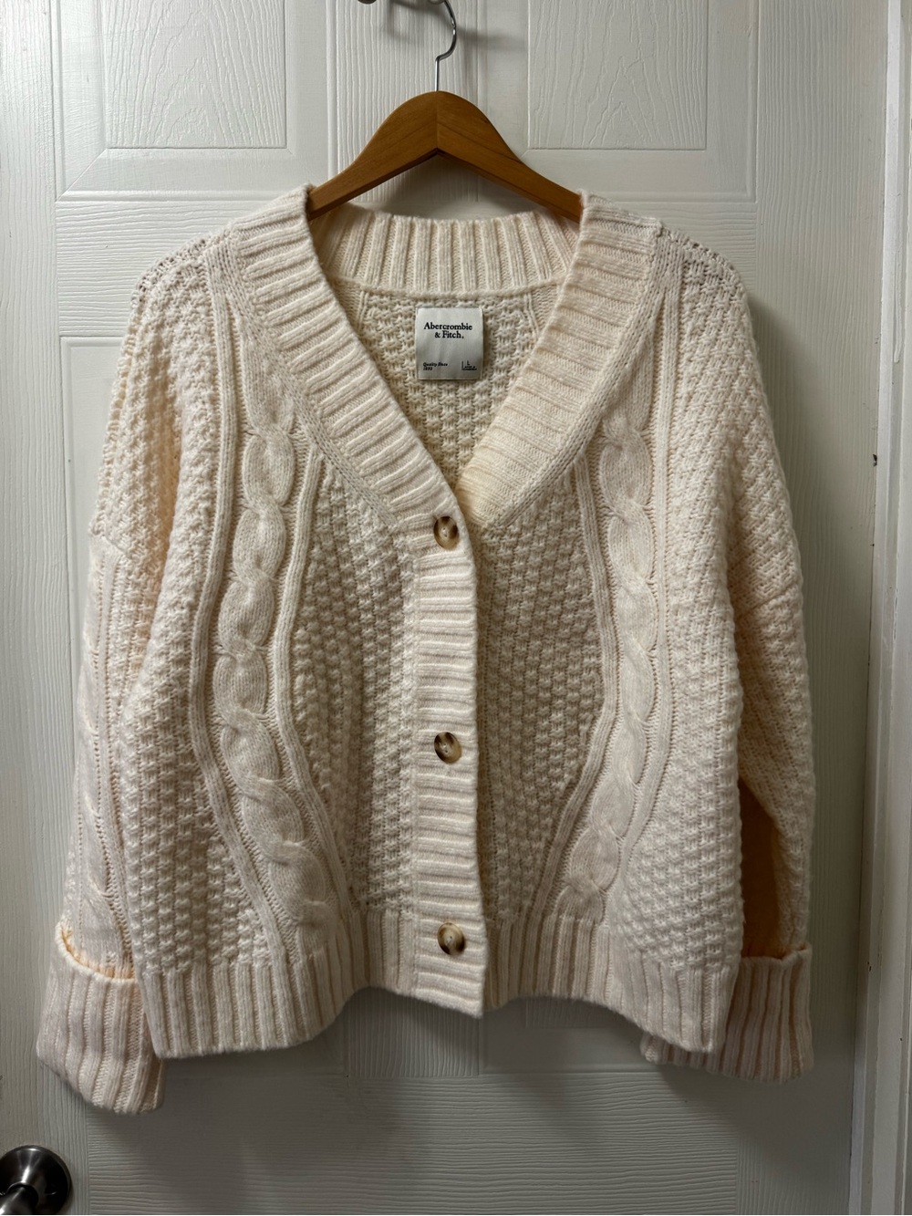 Abercrombie & Fitch Ivory Cable Knit Button-Up Cardigan